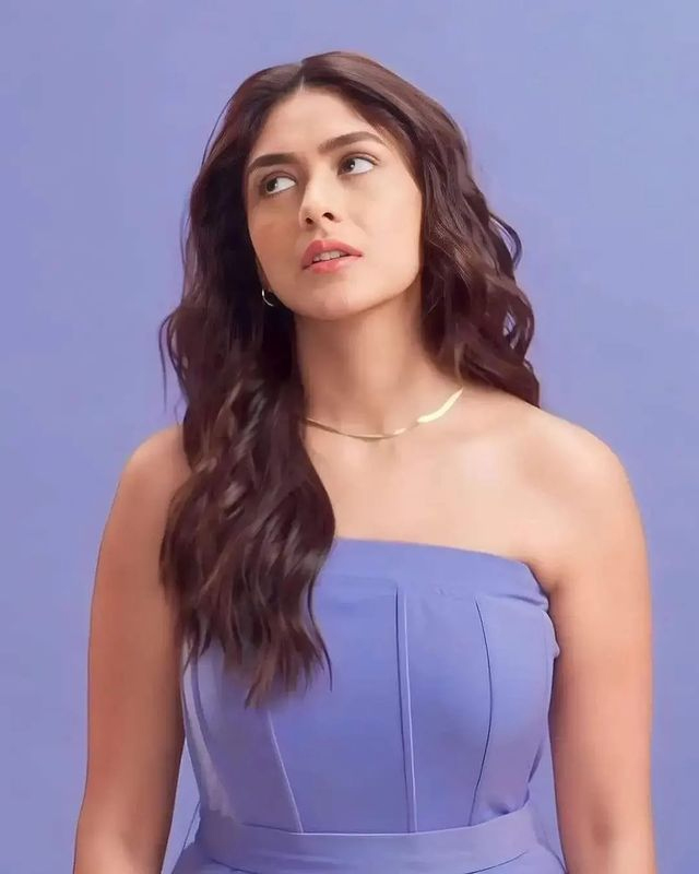 Mrunal Thakurs Ravishing Instagram Snaps Mrunal Thakurs Ravishing Instagram Snaps