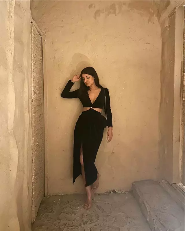 Vinali Bhatnagar Steal Spotlight with Unmissable Pics Vinali Bhatnagar Steal Spotlight with Unmissable Pics