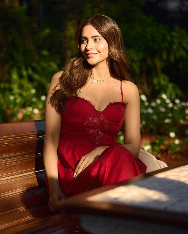 Aamna Sharif�s Dress is Perfect for Your Next Outing Aamna Sharif�s Dress is Perfect for Your Next Outing