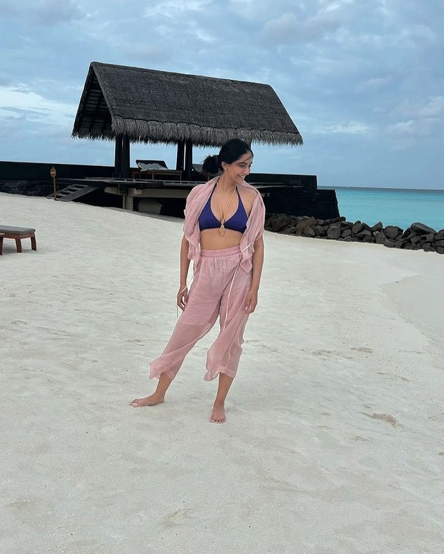 Sonam Kapoor Blistering In Black! Sonam Kapoor Blistering In Black!