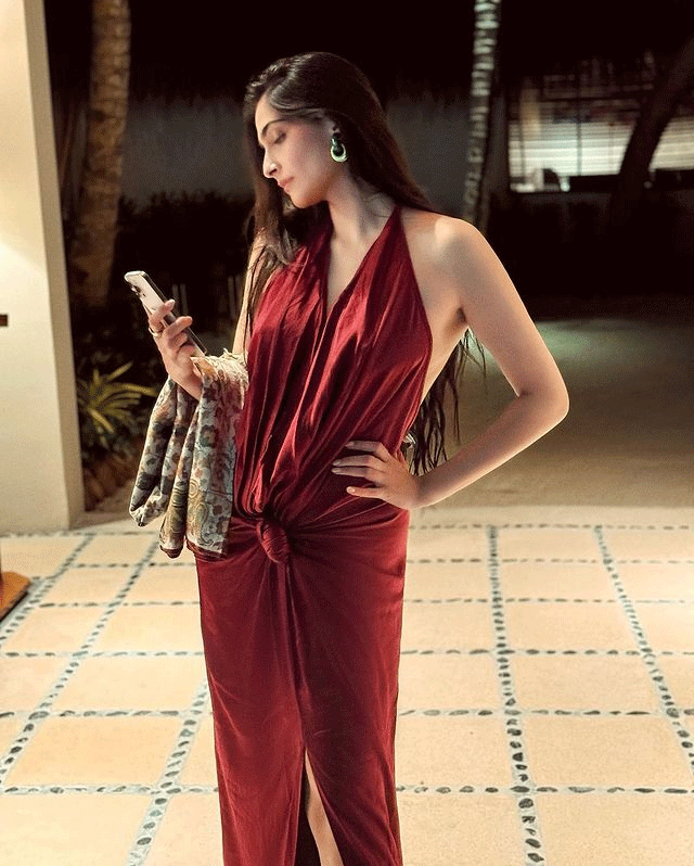 Sonam Kapoor Blistering In Black! Sonam Kapoor Blistering In Black!