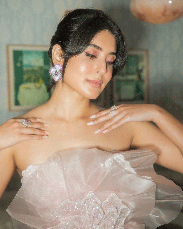 Cutesy Chic! Kritika Kamras Dreamy Dress Delight! Cutesy Chic! Kritika Kamras Dreamy Dress Delight!