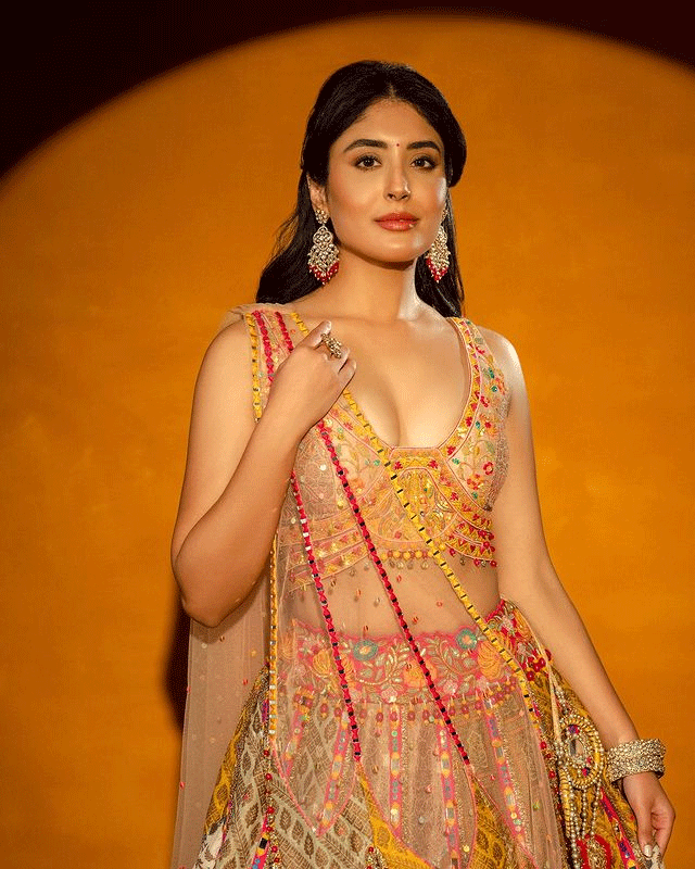 Cutesy Chic! Kritika Kamras Dreamy Dress Delight! Cutesy Chic! Kritika Kamras Dreamy Dress Delight!