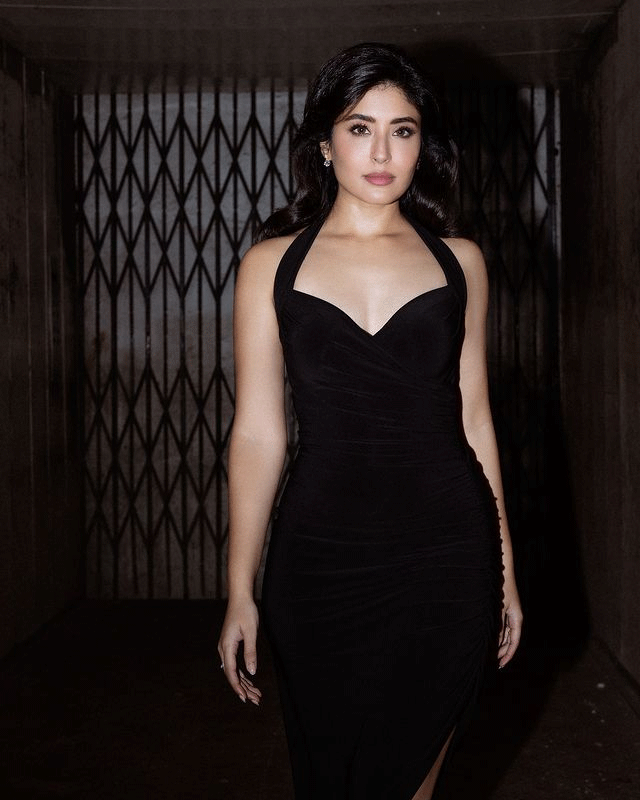 Cutesy Chic! Kritika Kamras Dreamy Dress Delight!