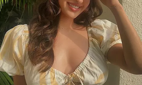 Adorable Pictures of Akansha Ranjan Kapoor on Instagram