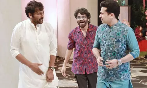 క్లోజ్ ప్రెండ్స్ ఇద్ద‌రు ద‌స‌రాని భ‌లే ప్లాన్ చేసారే!