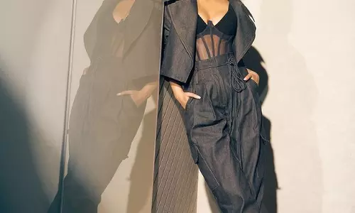 Kriti Sanon’s Dress is the Perfect Blend of Style and Class Kriti Sanon’s Dress is the Perfect Blend of Style and Class