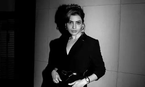 బ్లాక్ లో సామ్ కిల్లింగ్ లుక్స్!