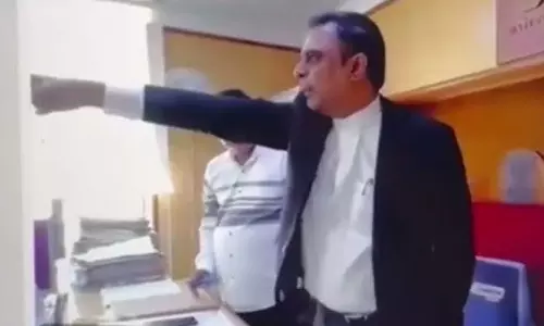 కోర్టు రూమ్  వీడియో వైరల్.. జడ్జి తొలగింపు!