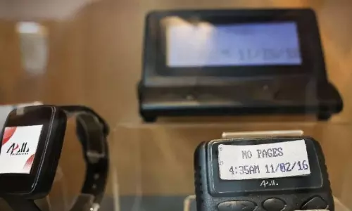 పేజర్లు కొనిపించి మరీ.. హిజ్బుల్లా చుట్టూ మొస్సాద్ సాలె గూడు