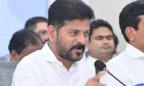 ఒక ప్రెస్‌ కాన్ఫరెన్స్.. గంటన్నరకు పైగా స్పీచ్.. రేవంత్ ఎందుకింత వివరణ ఇచ్చుకోవాల్సి వచ్చింది..