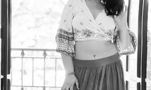 Poonam Bajwa�s latest look is adorable