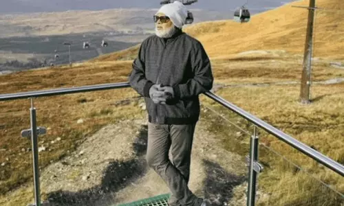 విదేశాల్లో అంబటి రాంబాబు బ్రో స్టైలిష్  ఫోటో!