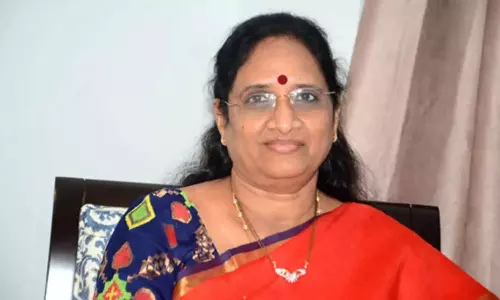 జగన్  కు షాక్... ఉండాల్సింది గుడ్  బుక్  కాదు.. గుండె బుక్!