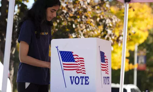 అమెరికాలో ఎన్నికల ప్రచారానికి వెళ్తే  ఏమిస్తారు?