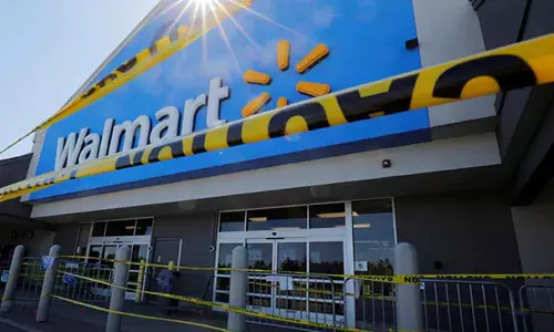 వాల్ మార్ట్ ఒవెన్  లో భారతీయ యువతి మృతదేహం... అసలేం జరిగింది?