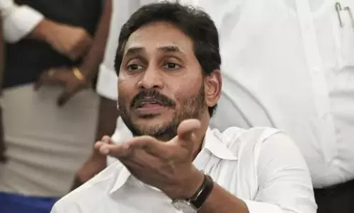 విలేజ్ క్లినిక్కులు ఏమ‌య్యాయి.. వ‌లంటీర్లు ఏమ‌య్యారు? :  జ‌గ‌న్