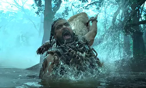 మొసలితో ఫైట్‌... నీళ్లలో వారం పాటు స్టార్‌ హీరో!