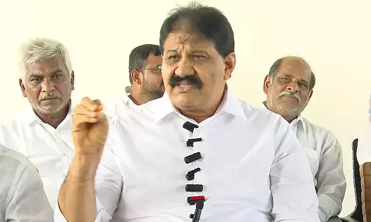 అహంకారం, అత్యాశ కలిపితే షర్మిల!