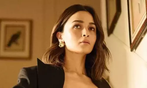 నా ముఖానికి శ‌స్త్ర చికిత్స మీరు చూసారా? న‌టి సీరియ‌స్!