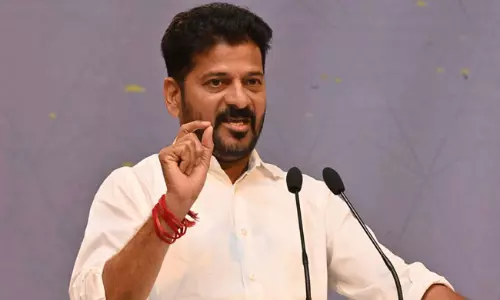 అబ్బో... రేవంత్ దూకుడు ఆపేలాగా క‌నిపించ‌ట్లే