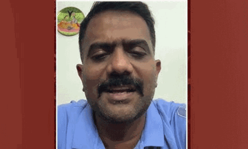 జగన్  పెదరాయుడులో రజనీకాంత్... షర్మిల వీరసింహారెడ్డిలో  వరలక్ష్మి!
