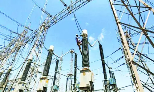 ఏపీలో విద్యుత్ ర‌గ‌డ‌.. వైసీపీ వ‌ర్సెస్ టీడీపీ!