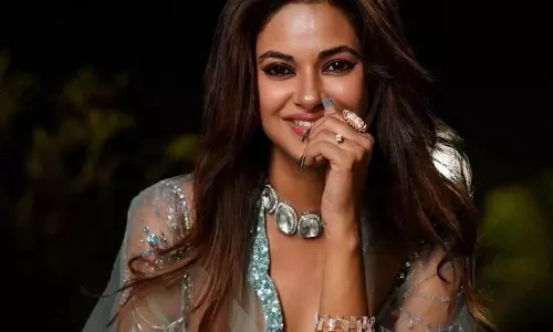 పవన్‌ బంగారం బ్యూటీ ఎంత అందంగా ఉందో..!