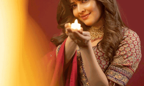 Anasuya Bharadwaj Is A Pure AWE Vision in Vibrant Elegance