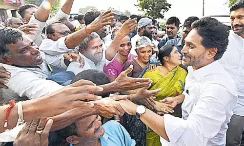 ఒంట‌రి నుంచి భ‌విష్య‌త్తు దిశగా.. జ‌గ‌న్ సంచ‌ల‌న నిర్ణ‌యం..!