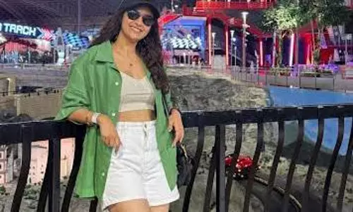 పొట్టి నిక్కరులో కీర్తి.. స్టన్నింగ్ గ్లామర్