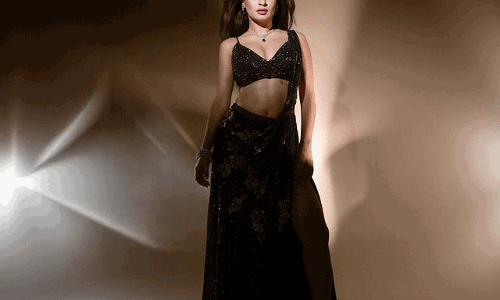 THESE Avneet Kaurs pictures are even more bright