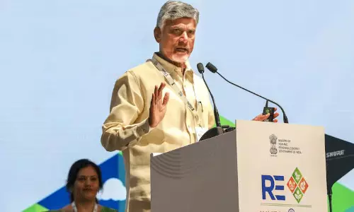 హైదరాబాద్ తో పోటీగా విశాఖ... బాబు మాస్టర్ ప్లాన్!