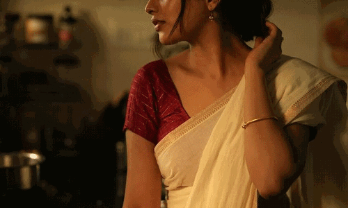 Priyanka Mohan Looks Like Diva in Sarees