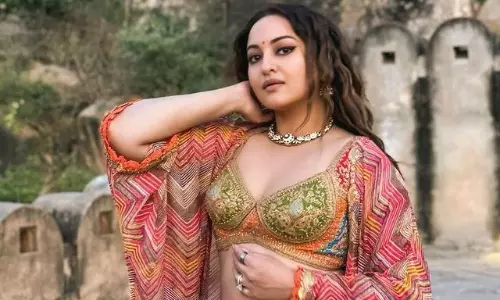 స‌లీం కోసం ఎదురు చూస్తున్న స‌లీం అనార్‌లా ఉంది