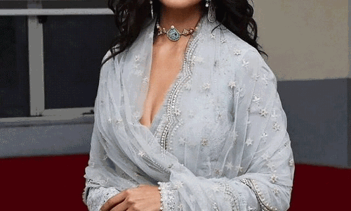 Mrunal Thakurs Adorable Throwback Snaps