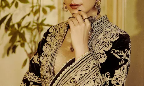 Enchanting Mrunal Thakur Images That Will Amaze You