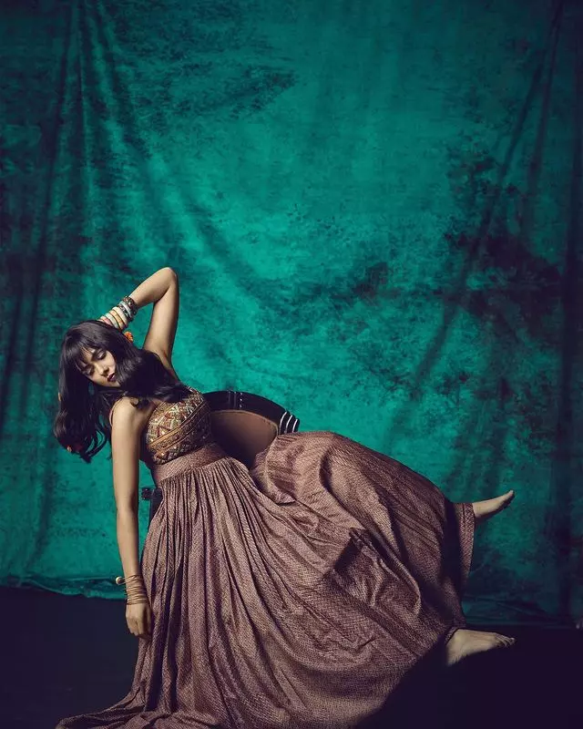 Actress Mrunal Thakur Photo Collection