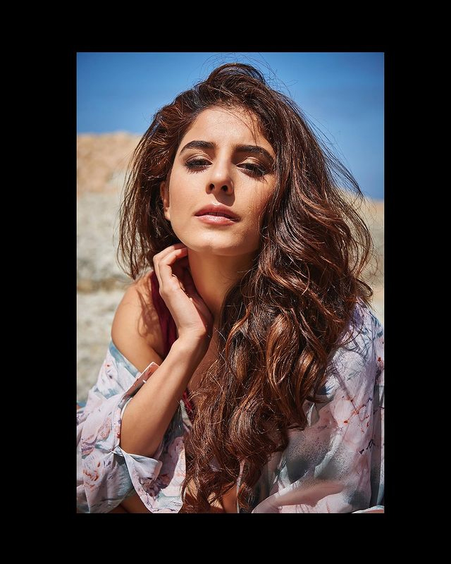 Isha Talwar Turns Heads with Low-neck Top Looks Isha Talwar Turns Heads with Low-neck Top Looks