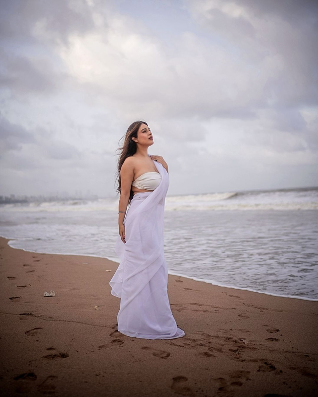 Neha Maliks Stunning Photos: A Must-See!