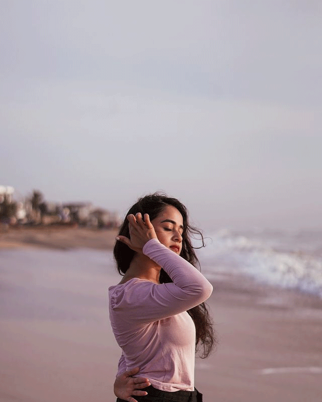 Deepthi stuns in the beach Deepthi stuns in the beach
