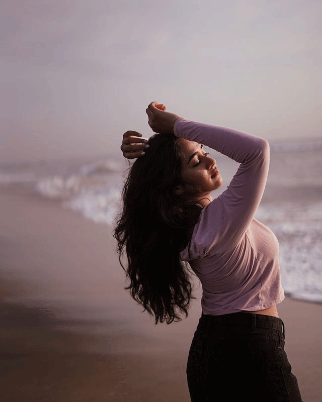 Deepthi stuns in the beach Deepthi stuns in the beach