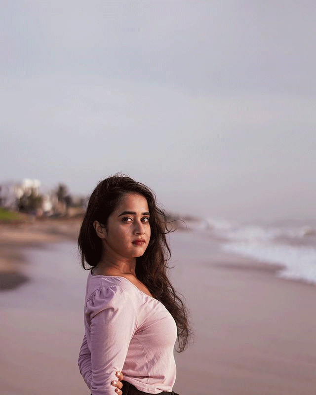 Deepthi stuns in the beach Deepthi stuns in the beach