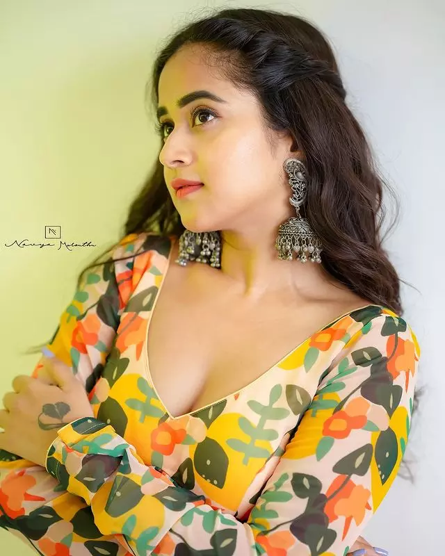 Deepthi stuns in the beach Deepthi stuns in the beach