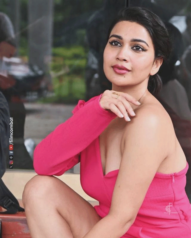 Inaya makes you fall in love in this dress