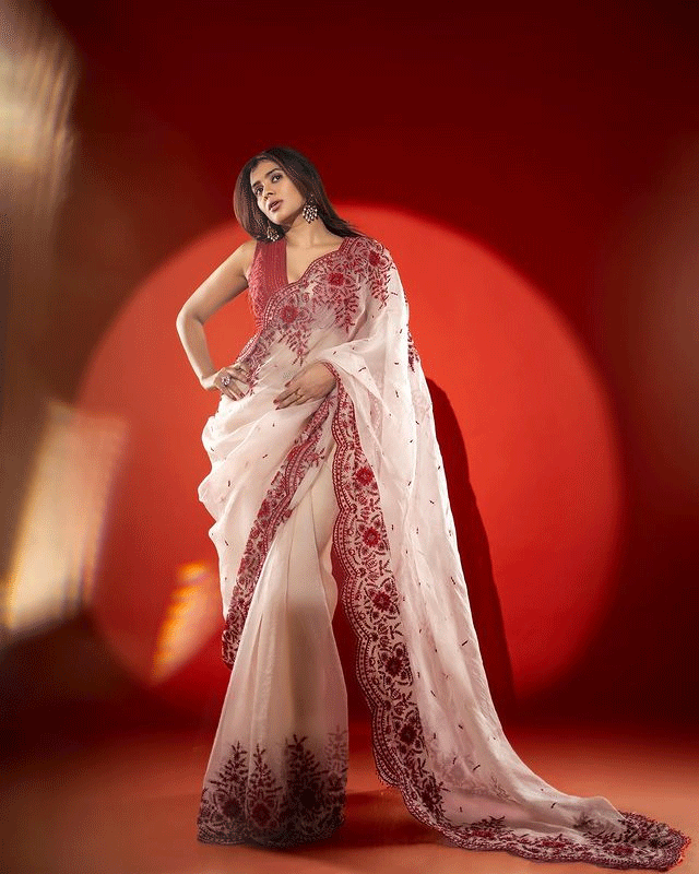 Gorgeous Hebah Patel Photos to Brighten Your Day Gorgeous Hebah Patel Photos to Brighten Your Day