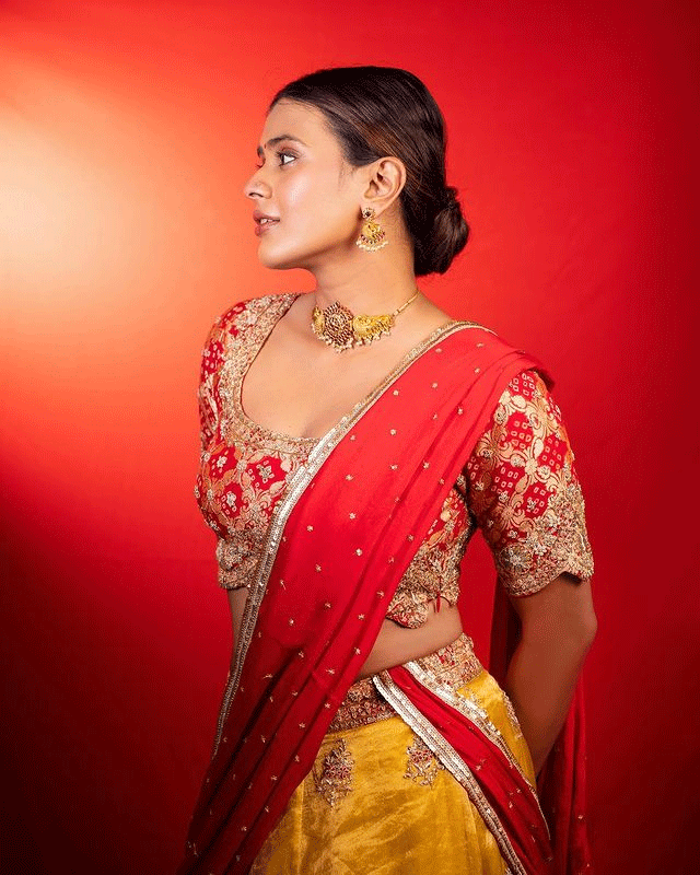 Gorgeous Hebah Patel Photos to Brighten Your Day