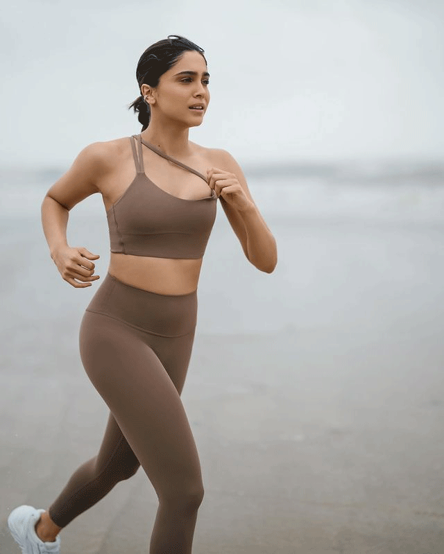 Sharvari wows you with her exceptional dress choices. Sharvari wows you with her exceptional dress choices.