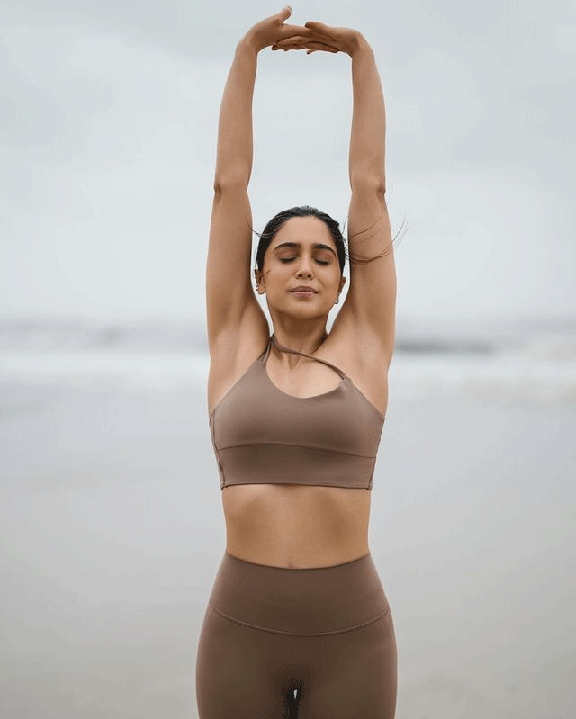 Sharvari wows you with her exceptional dress choices. Sharvari wows you with her exceptional dress choices.