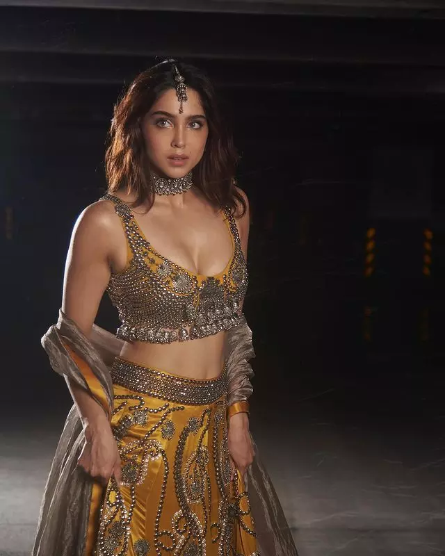 Sharvari wows you with her exceptional dress choices. Sharvari wows you with her exceptional dress choices.